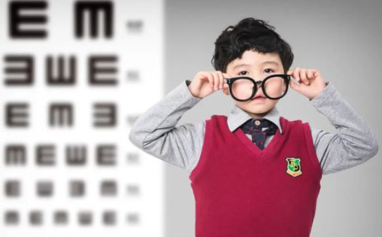 依視路星趣控對比新樂學(xué)哪個好呢？
